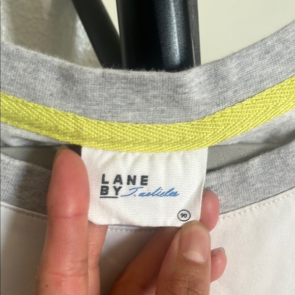 Lane By Sporty Gray and White Top - Picture 2 of 6